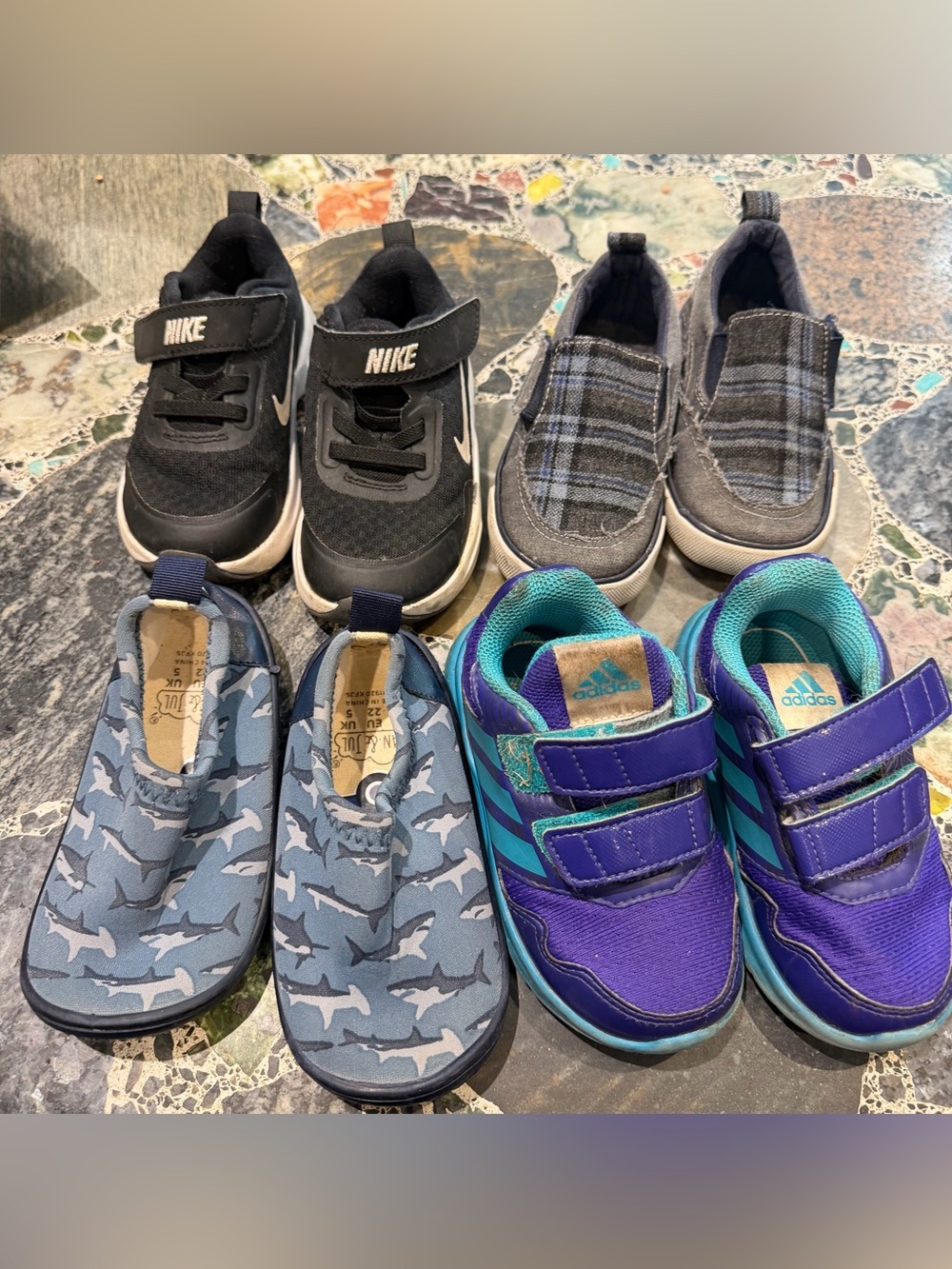 4 sets Nike Kids Black and White Velcro Sneakers size 6